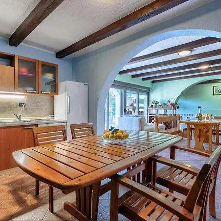 Holiday home Irma-2 By Interhome Liznjan